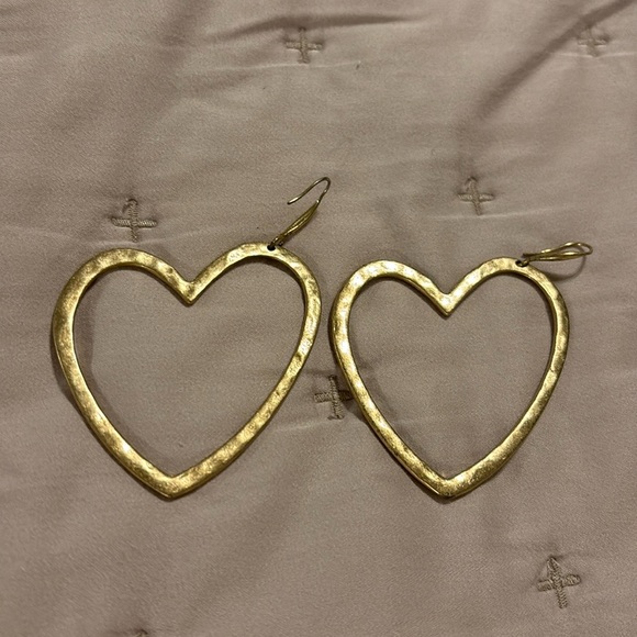 Jewelry - Hammered Heart earrings gold tone